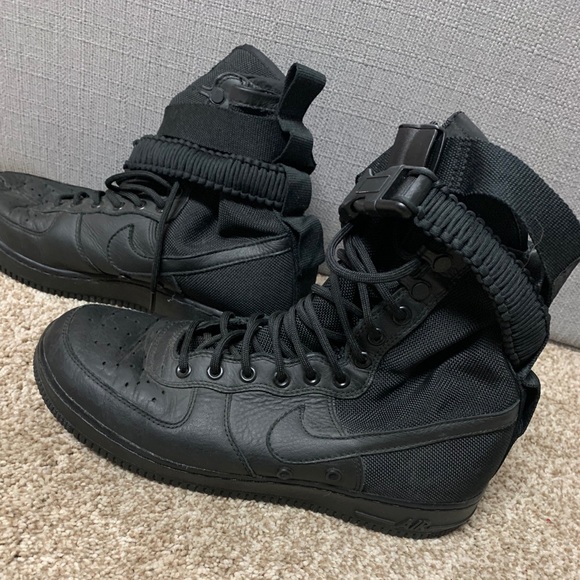 Nike SF AF1 Triple black size 9.5 US - Picture 1 of 6